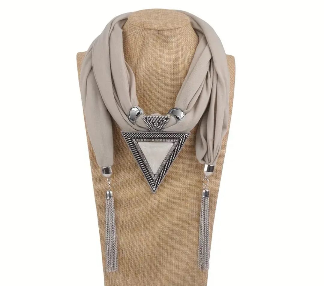 Colliona blanc nacré – pendentif ovale doré