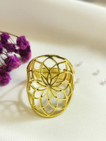 Bague Aniya – Fleur géométrique ajourée - Image 9